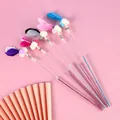 Set di bacchette fatate per gatti con piume colorate, campanelli e manici luccicanti - Stile Piuma Pompom