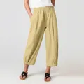 Detalle de pantalones bombachos holgados de algodón y lino con cintura elástica alta y cortos - 3XL / Bottoms / Caqui