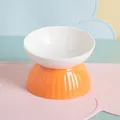Bol surélevé en céramique pour chats et chiens avec bord incliné et base orange éclatante - Bol à pied haut bouche inclinée / Blanc + Orange