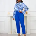 Elegant women's blue floral print bow-tie blouse and vibrant high-waisted trousers suit set - S / Top And Bottom / Blue