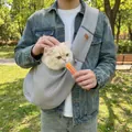 Bolso bandolera de malla gris transpirabile para gatos y perros pequeños en parque - Transportín Bandolera Malla (2410#) / Gris claro