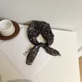 Petit foulard en coton et lin à imprimé léopard pour décoration de printemps stylée - Style Imprimé Léopard (Image Principale 52) / 58*58cm / Léopard Bleu Foncé