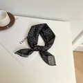 Petit foulard carré noir 58cm en coton et lin avec motif de cœurs blancs élégant - Style Motif Cœur (Image Principale 53) / 58*58cm / Imprimé Coeur Noir
