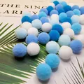 Blaue und weiße geräuschlose Plüschbälle Katzen-Spielzeug für interaktives Spielen. - 1cm (100 Stück/Packung) / Blau-Serie