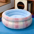 Ronde roze geruite pluche mand met zachte blauwe fleece binnenkant voor katten en honden - Diepe Omsluiting Versie / Maat M (55*55*19cm) / Guave Roze