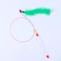 Varita interactiva para gatos con cable de acero flexible, pluma verde y cascabel - Tira de Color Sólido (Verde Oscuro)