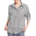 Detalle de la camisa gris con bolsillo de cremallera en el pecho y mangas remangadas - S / Tops / Gris