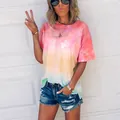Vibrant lässiges, loses Batik-T-Shirt für Damen mit Farbverlauf in Pink, Gelb und Blau - Burgunderrot