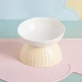Gamelle surélevée inclinée en céramique pour animaux avec base crème et bol blanc - Bol à pied haut bouche inclinée / Blanc et Beige