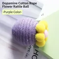 Balle pour chat en corde de coton violette avec fleur en peluche jaune pour s'amuser. - Pièce Unique / Violet