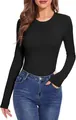 Vista detallada de una camiseta negra de manga larga y cuello redondo para mujer - S / Tops / Negro