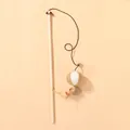 Juguete de varita para gatos de madera natural con bola de lino, cascabel y plumas - Varilla de Madera Bola