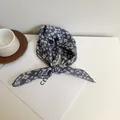 Foulard carré 58cm coton lin bleu à fleurs pour femme accessoire de cheveux chic - Style Décoratif Fleuri (Image Principale 57) / 58*58cm / Floral bleu gris