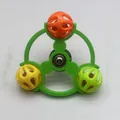 Interaktives Papageien-Windrad-Spielzeug mit bunten Glockenbällen und grünem Rahmen - Kreis Drei Glocken / Grün