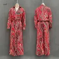 Front and back detail of a red paisley two-piece set with V-neck and wide trousers - S / Top And Bottom / Red Floral