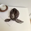 Foulard carré élégant en coton et lin marron à pois pour femme, accessoire de 58 cm - Style à Pois (Image Principale 61) / Marron à Pois