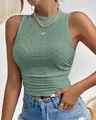 Détail du haut court chic sans manches en maille jacquard vert sauge pour femmes - S / Haut (Gilet) / Vert