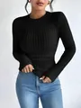 Dettaglio di una maglietta nera da donna a maniche lunghe a coste con girocollo - XS / Top / Nero