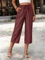 Damen 3/4-Hose aus Tencel-Denim in Weinrot mit Knopfleiste am Saum und Kordelzug im Bund - Rot
