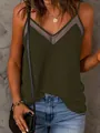 Detaillierte Nahaufnahme eines olivgrünen Camisole Tops mit V-Ausschnitt und Mesh - S / Oberteile / Armeegrün