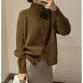Cárdigan de punto marrón vintage de gran tamaño con cuello alto para mujer en invierno - Talla única / Tops / Marrón