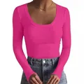 Detailansicht des pinkfarbenen, gerippten Langarm-T-Shirts mit U-Ausschnitt für Damen - Fuchsia