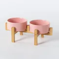 Doppia ciotola in ceramica rosa con supporto in bambù rialzato per cani e gatti - Ciotola Rosa Opaca con Supporto in Bambù Rialzato