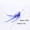 Cabezal de repuesto de pluma azul y blanca para gato con cascabel, 16 cm. - Pluma de Tubo Azul