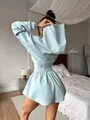Γαλάζιο γυναικείο σετ τριών τεμαχίων με ζακέτα με κουκούλα και ψηλόμεσο σορτς - S / Τοπ Και Παντελόνι / Μπλε