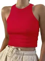 Primo piano di un top a coste rosso vivace con stile sportivo senza maniche - Taglia S / Top / Rosso