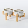 Elegante doppia ciotola in ceramica marmorizzata con supporto rialzato in bambù - Ciotola Grigia Marmorizzata con Bordo Dorato con Supporto in Bambù Rialzato