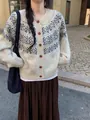 Cárdigan de punto jacquard Fair Isle vintage con botones de madera al aire libre - Talla única / Tops / Albaricoque
