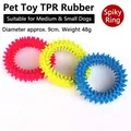 Anelli con punte in gomma TPR da 9 cm per cani di piccola e media taglia in colori vivaci - Anello con Punte TPR / Colore Casuale