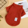 Roter Zopfstrick-Haustierpullover mit Lucky Bear-Patch für Hunde und Katzen - XS (Empfohlen 1-2 Jins) / Rot (Bär)
