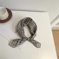 Petit foulard carré 58cm en coton et lin à carreaux bandana respirant et élégant - Carreaux bleu-blanc-gris (Image principale 60 bord bleu) / 58*58cm / Carreaux Bleu Gris