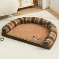 Sofá cama acogedor para mascotas con diseño de cuadros marrones y forro de felpa - Cuadros Retro Café