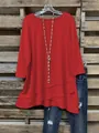 Gedetailleerde weergave van rode casual tuniek met 3/4 mouwen en gelaagde zoom voor dames - 1XL / Tops / Rood