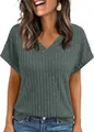 Detail van groen dames t-shirt met V-hals, ribstructuur en korte mouwen - S / Tops / Pauwgroen