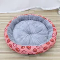 Panier rond pour animaux avec motif fraise et doublure en peluche grise très douce - Petit (Environ 34cm) / Fraise Douce