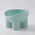 Moderne mintgroene verhoogde voerbak voor huisdieren met een brede schuine opening - 400ml / PE Zak / Meerblauw