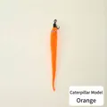 Leuchtend orangefarbener Raupen-Katzenangel-Ersatzkopf mit einem kleinen Glöckchen - Raupe - Orange