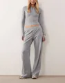 Modisches graues zweiteiliges Lounge-Set mit Kapuzenpullover und weitem Beinschnitt - S / Oberteil und Hose / Hellgrau