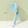 Light blue refillable silicone pet bath brush with long handle, 19cm height and 8.5cm width - Blue