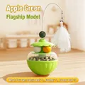 Juguete interactivo de tentempié para gatos con pluma, bola de menta y dispensador - Tocadiscos Dispensador de Premios / Incluye 1 Bola de Hierba Gatera + 1 Pluma + 2 Bolas Interactivas / Estilo Verde Insignia