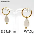 Boucles d'oreilles créoles dorées avec perles de coquillage en goutte - Gold Smooth Water Drop Style (KE96722-Z)
