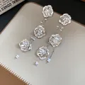 Pendientes colgantes vintage de flores plateadas con detalles de cristal y cuentas - Plateado