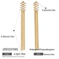 Détail de boucles d'oreilles en acier inoxydable doré avec pompons et zircon marquise - Gland Zirconia Marquise (JDE0107045)