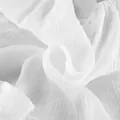 Gros plan détaillé sur la texture du tissu blanc froissé pour chemisier d'été chic - S / Hauts / Blanc