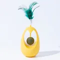 Juguete interactivo amarillo para gatos con bola de catnip y plumas verdes para el ejercicio - Juguete Tentempié de Hierba Gatera / Amarillo