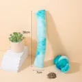 Zacht pluche blauw tie-dye kattenspeeltje met kattenkruid, 38 cm lang bijtkussen - 38x7cm / Blauw